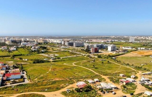 Terreno a Faro (Se e Sao Pedro), Algarve, Portogallo 2 - 13710988