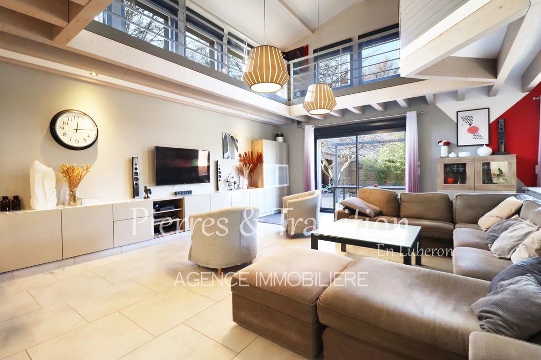 Luberon, Large House With Garden And Swimming Pool In Saignon, France