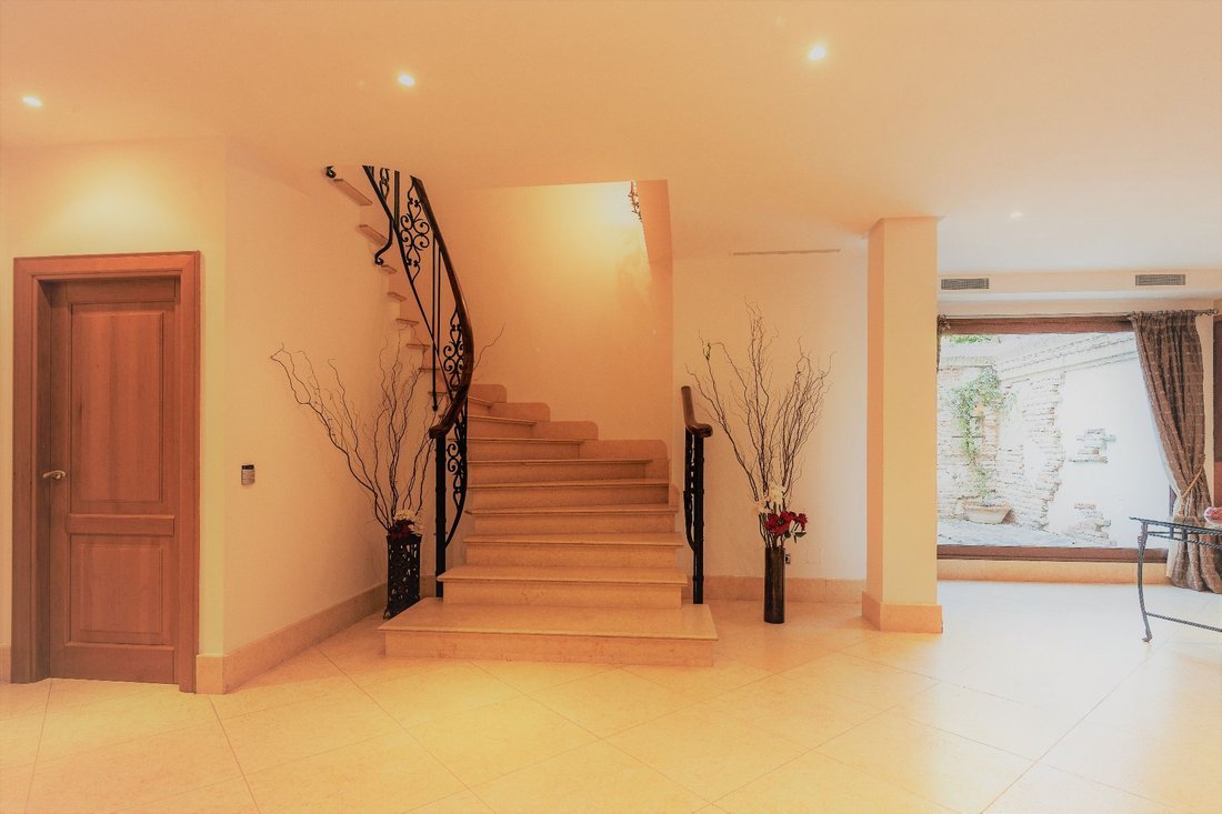 Villa in Marbella, Andalusia, Spain 3 - 13714037
