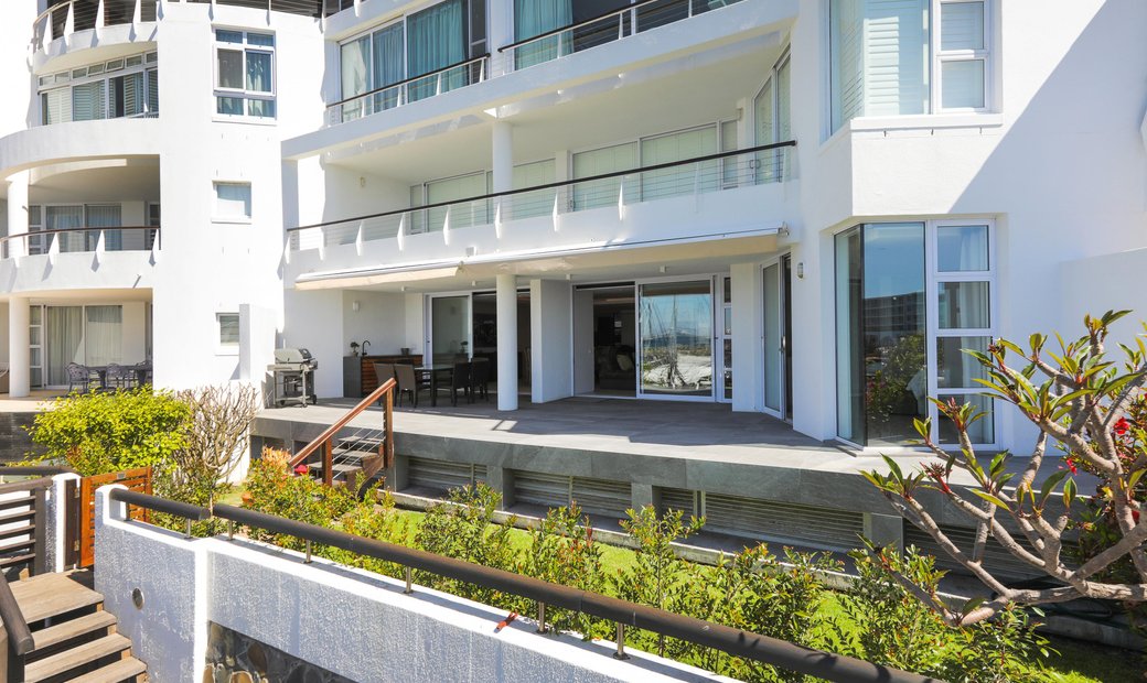 Sophisticated Garden Apartment In The In Cape Town, Western Cape, South ...