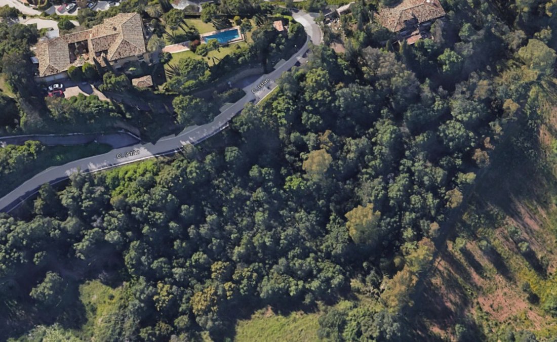 Land in Benahavis, Andalusia, Spain 1 - 13717001
