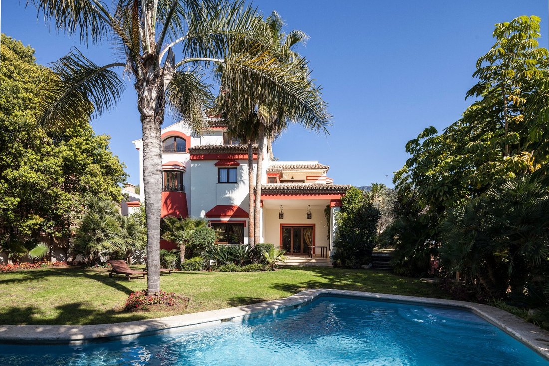 Villa in Marbella, Andalusia, Spain 2 - 13714037