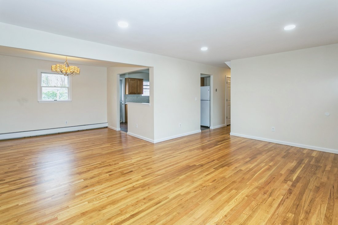 6 Bedrooms Multi Family Home In Elmont, New York, United States For