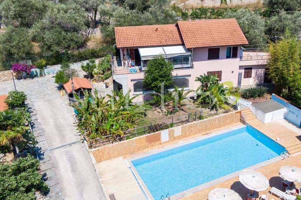 Villa in Bordighera, Liguria, Italy 1 - 13722710