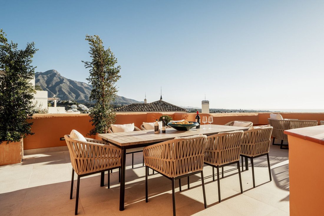 Apartment in Puerto Banus, Marbella, Spain 2 - 13721786