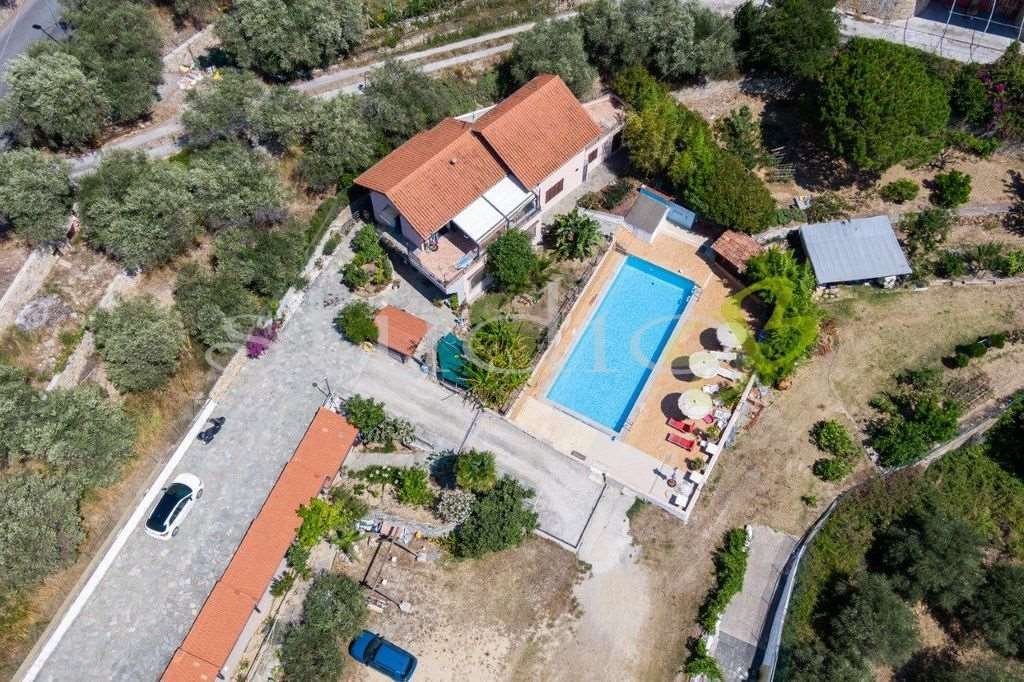 Villa in Bordighera, Liguria, Italy 2 - 13722710
