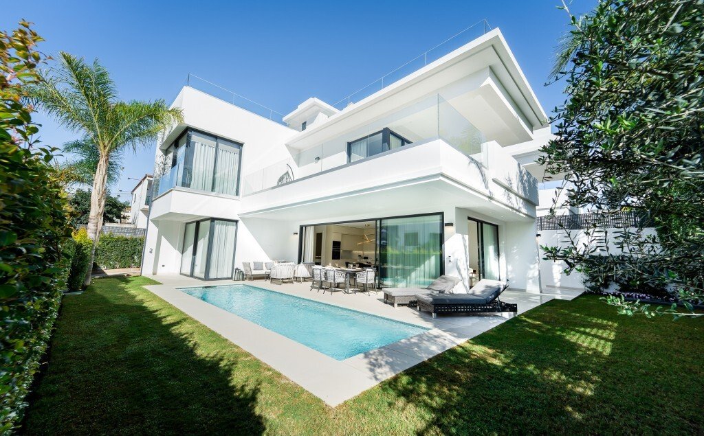 Villa in Golden Mile, Andalusia, Spain 1 - 13722883