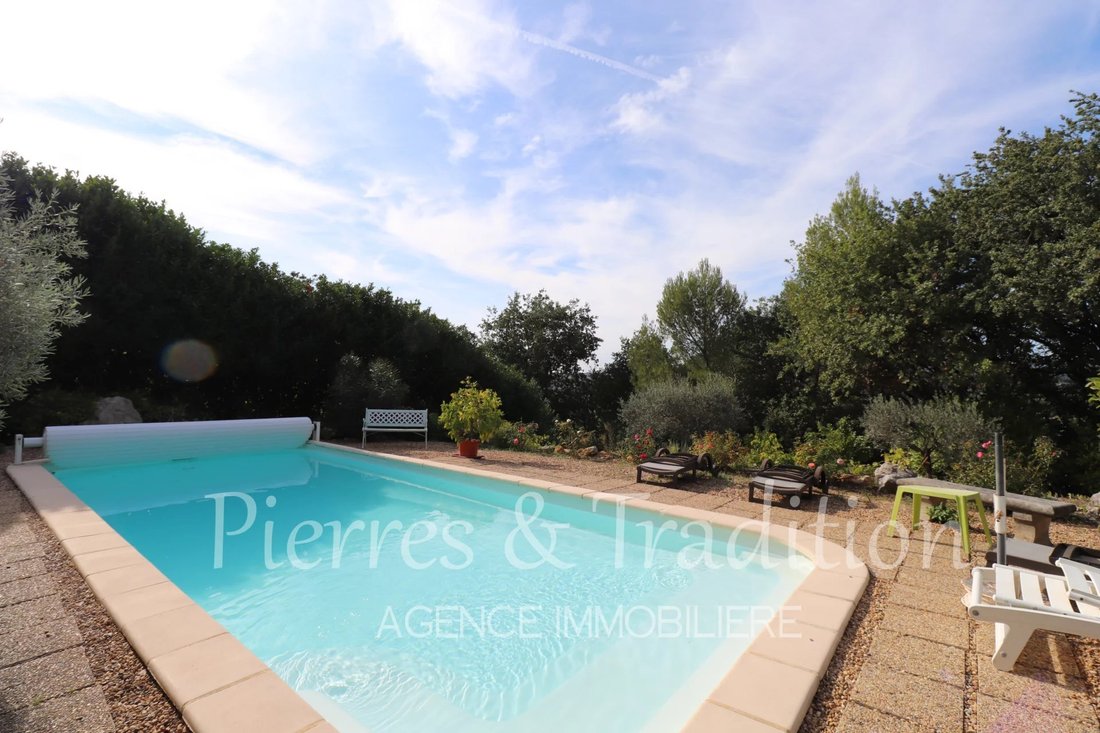 Apt, Single Storey House With Large In Apt, Provence Alpes Côte D'azur
