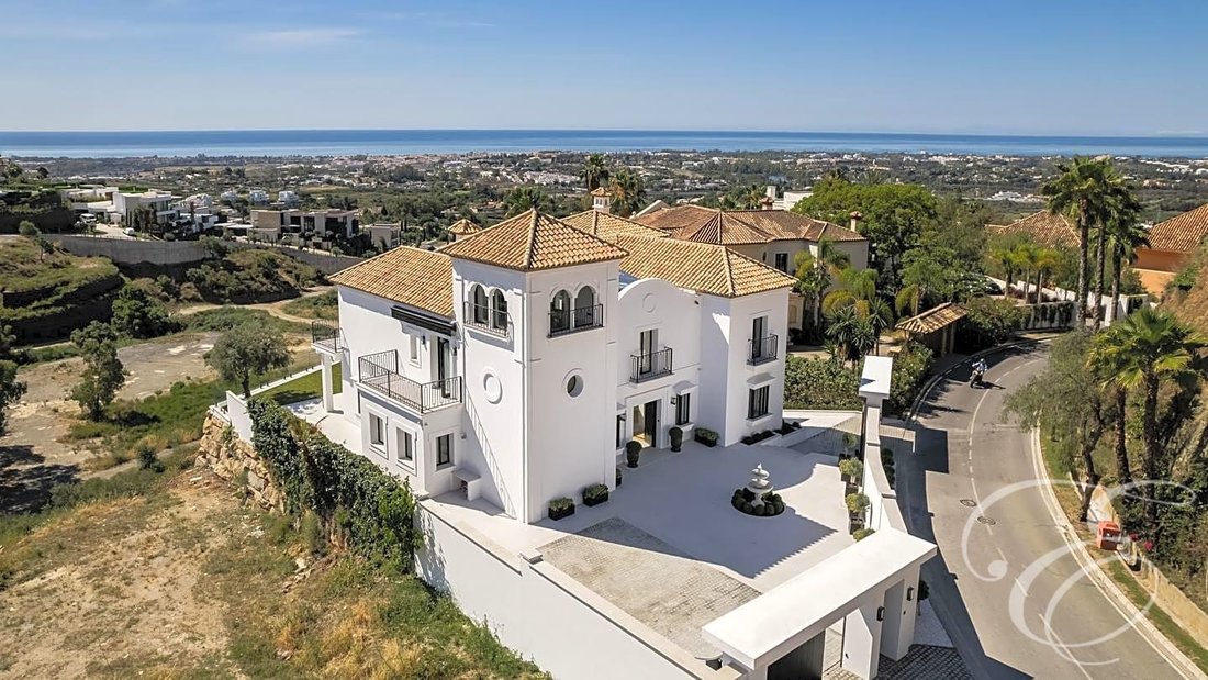 Villa in Benahavis, Andalusia, Spain 1 - 13724088