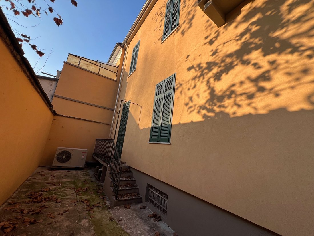 Villa in Garibaldi Square Zone, Alessandria, Italy 2 - 13729340