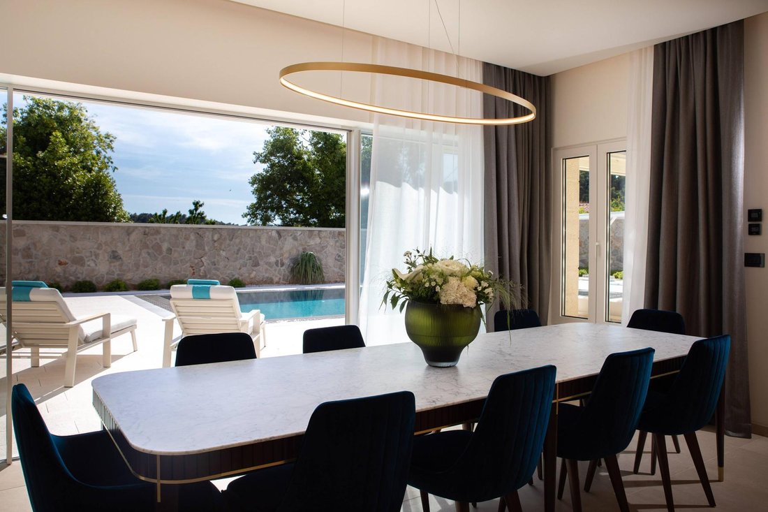 Villa in Cavtat, Dubrovnik-Neretva County, Croatia 5 - 13731359