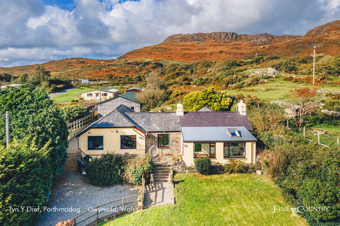 4 Bedroom Detached Bungalow For Sale In In Porthmadog, Wales, United