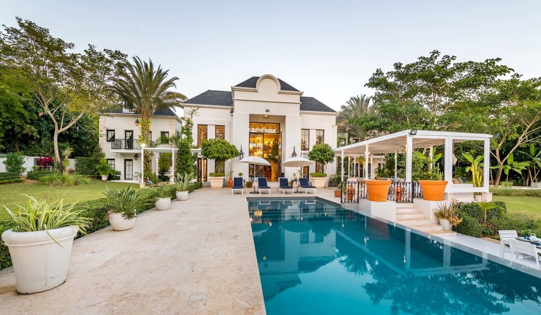 Château du Cacique: Where Caribbean Breeze Meets Timeless Grandeur
