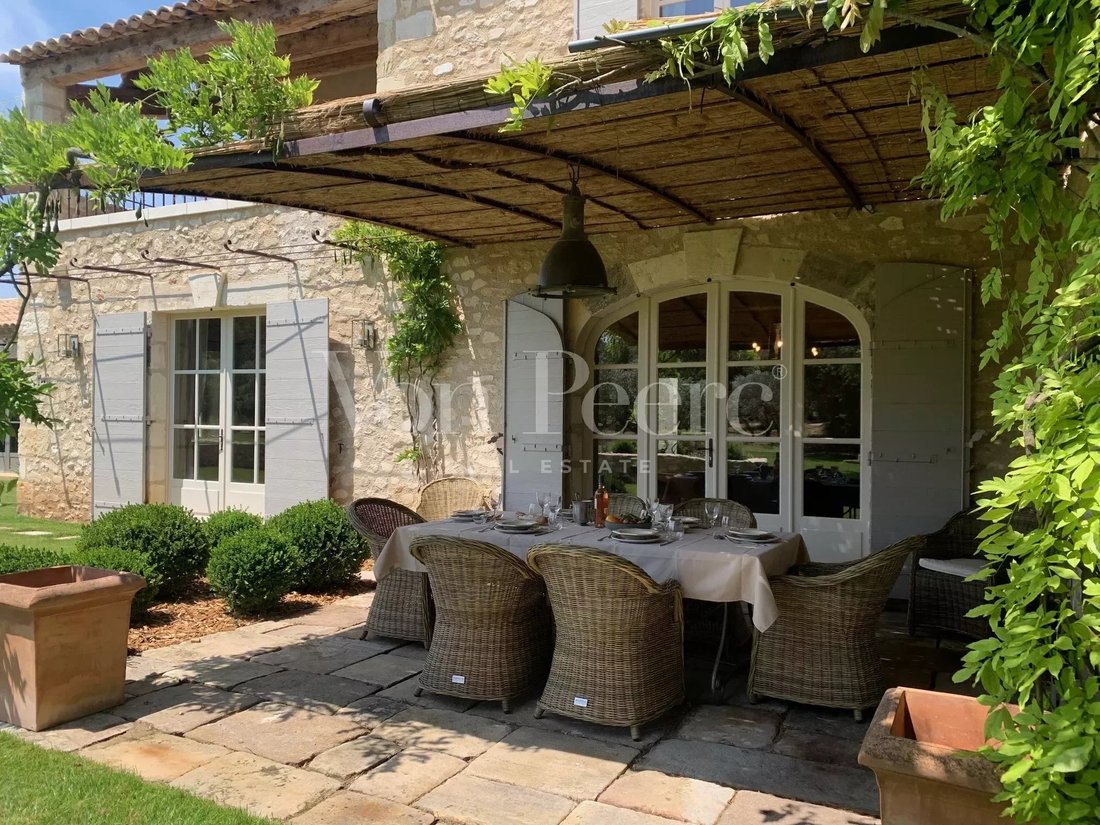 Superb Property For Sale In In Eygalières, Provence Alpes Côte D'azur
