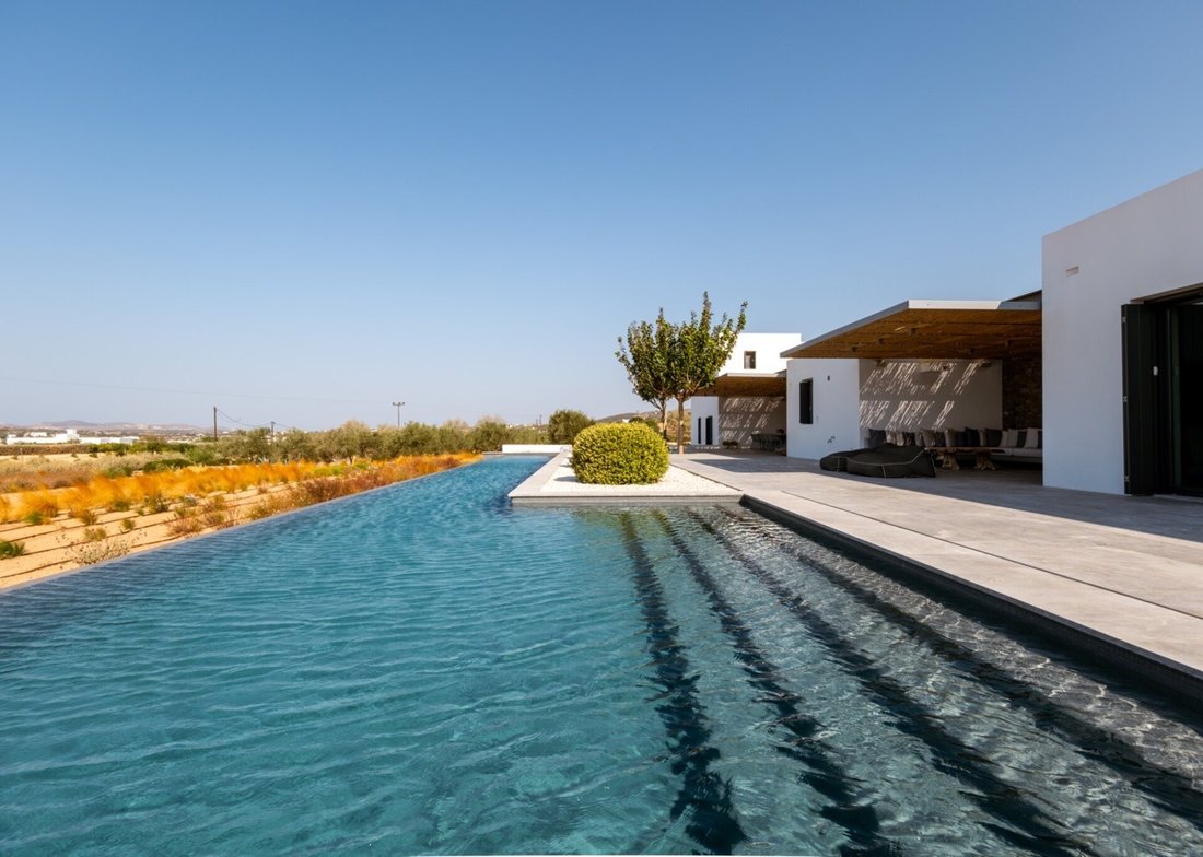 Villa in Paros, Aegean, Greece 2 - 13733670