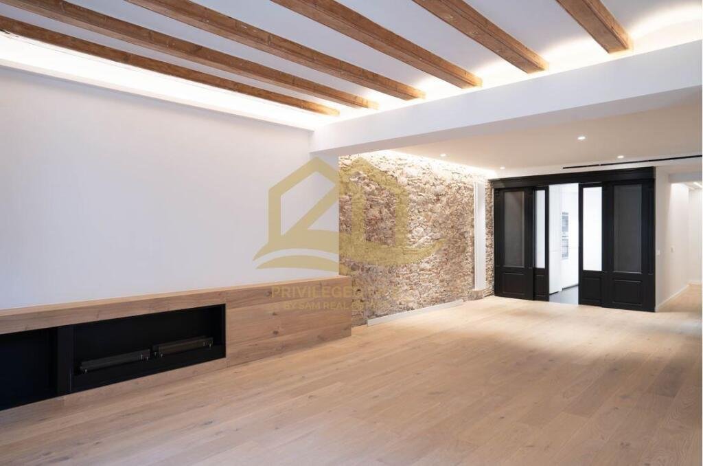 Apartment in Ciutat Vella, Barcelona, Spain 3 - 13646696