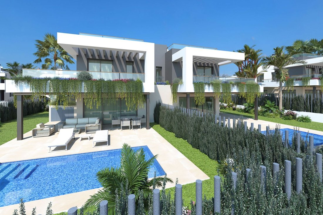 Villa in Torrevieja, Valencian Community, Spain 2 - 13734381