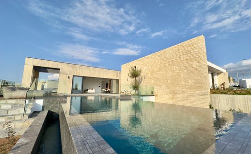 Villa in Peyia, Paphos, Cyprus 1