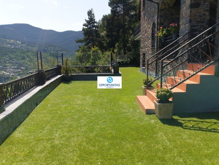 Magnificent Mountain Chalet With Independent Loft And In La Massana