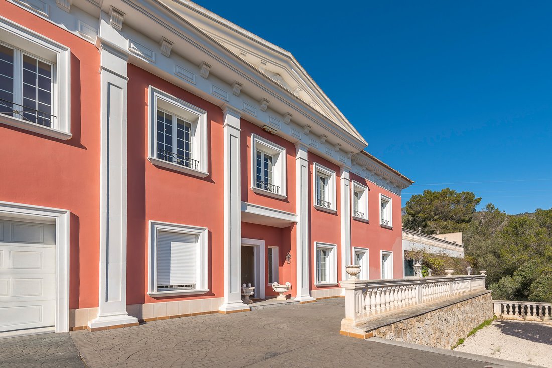 Villa in Portals Nous, Calvia, Balearic Islands 1 - 13738602