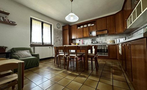 Luxury villas for sale in Castel d'Azzano, Italy JamesEdition