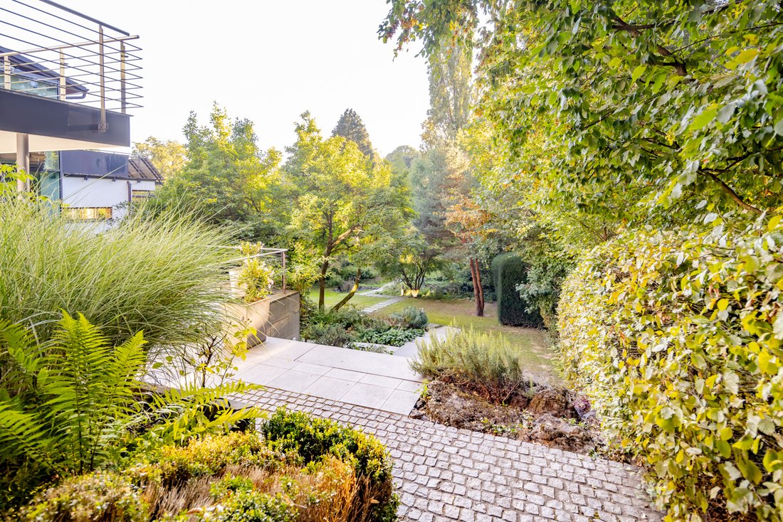 Transparency And Design In Harmony With Nature In Kronberg, Hessen, Germany For Sale (13742335)