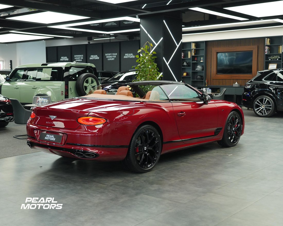 Cabriolet in Dubai, Dubai, United Arab Emirates 5 - 13742467
