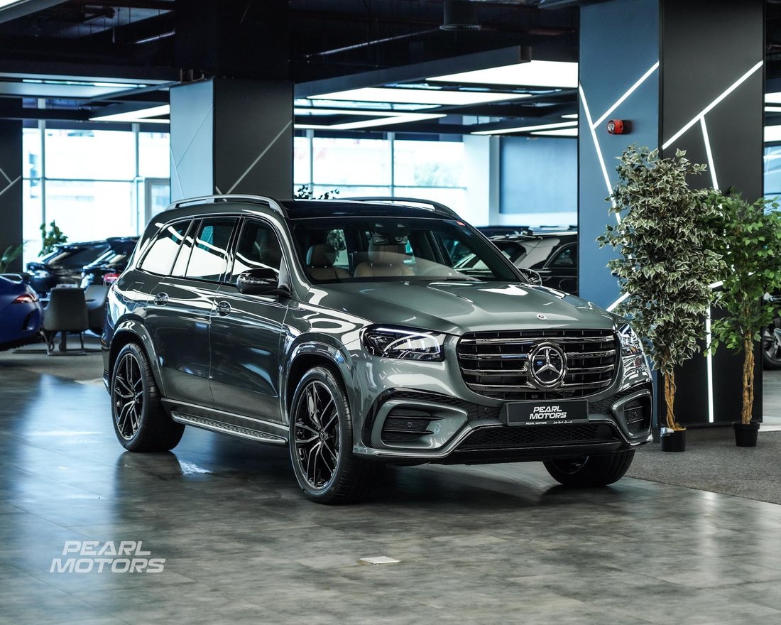 Suv in Dubai, Dubai, United Arab Emirates 1 - 13744214