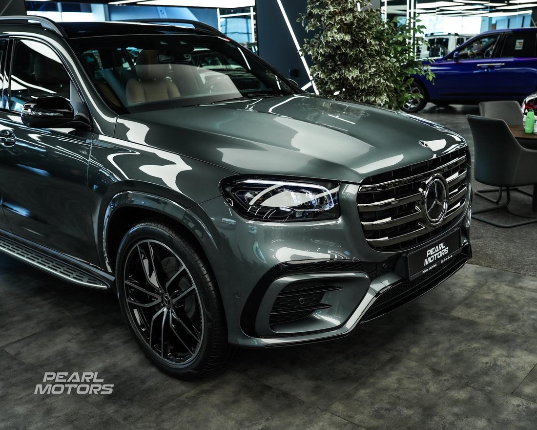 Suv in Dubai, Dubai, United Arab Emirates 5 - 13744214