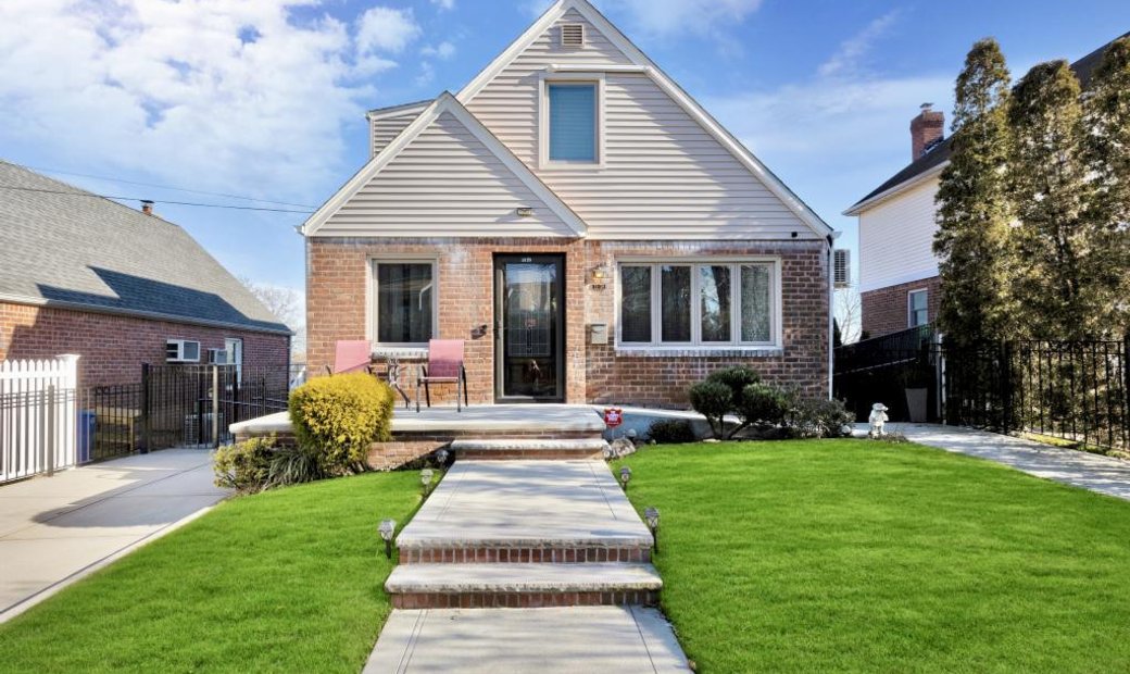 Single Family Detached Whiteston In New York, New York, United States