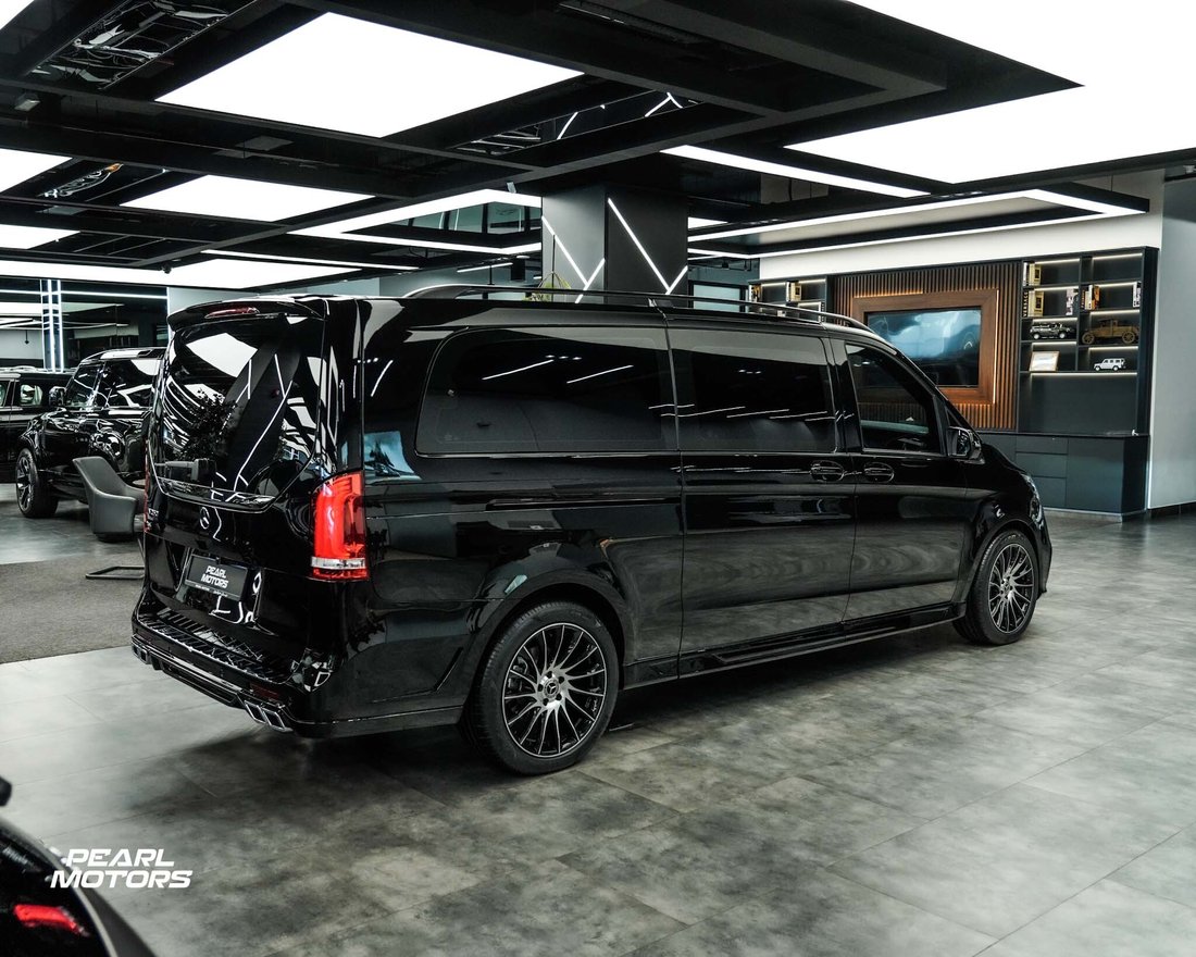 Suv in Dubai, Dubai, United Arab Emirates 5 - 13744249