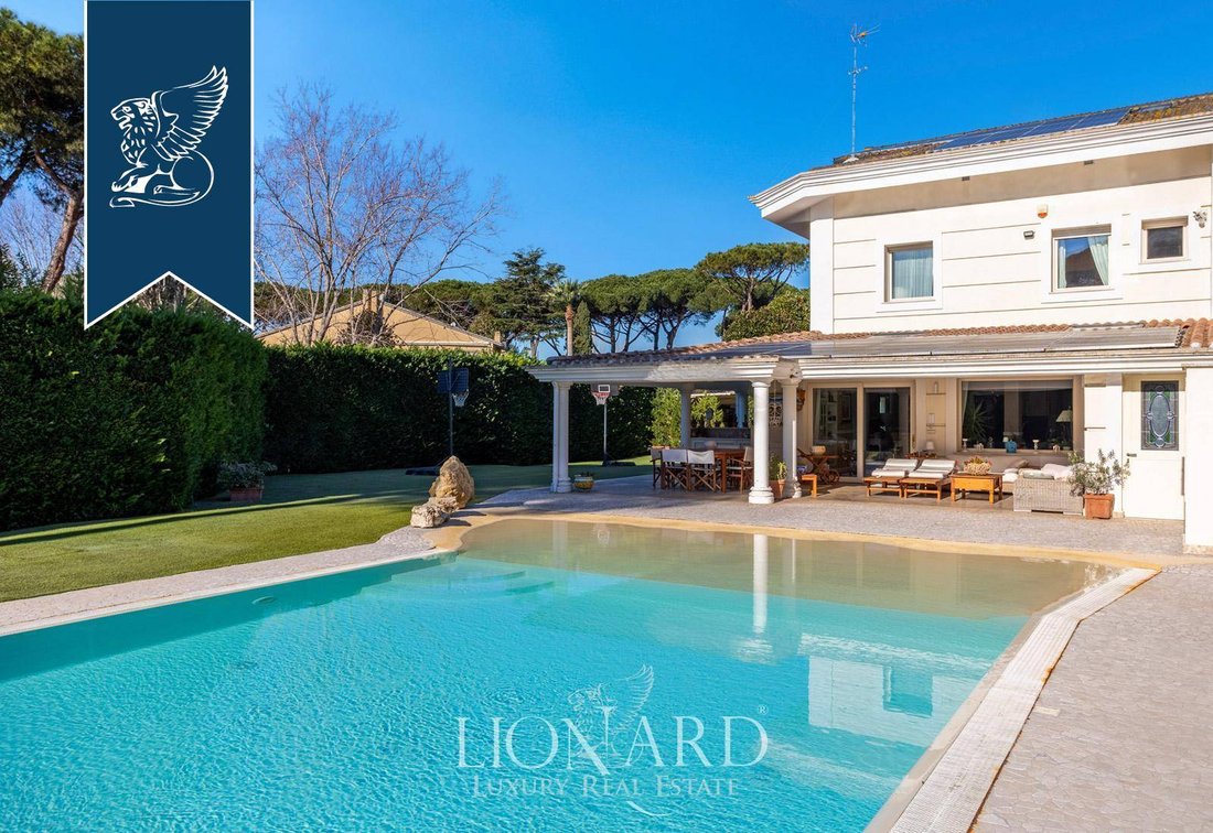 Elegant Villa With A Pool And A Private Garden For Sale In Rome