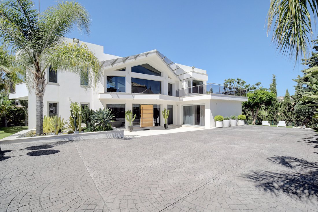 Villa in Nueva Andalucia, Marbella, Spain 2 - 13746565