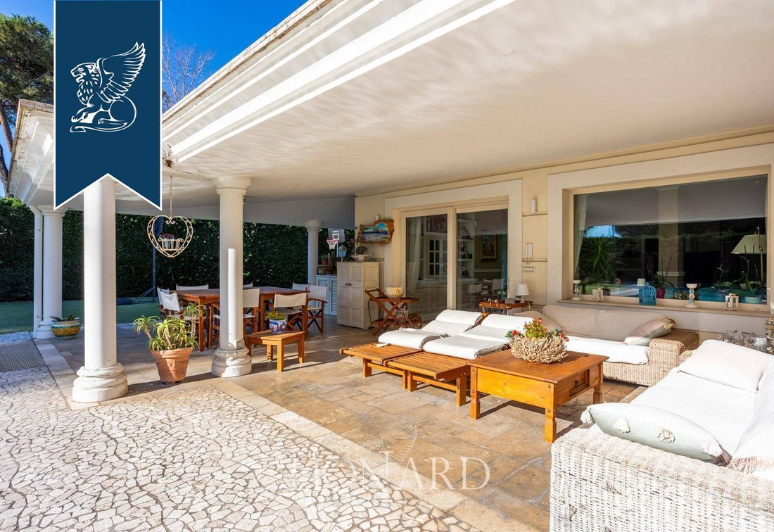 Villa in Infernetto, Rome, Lazio 3 - 13745211