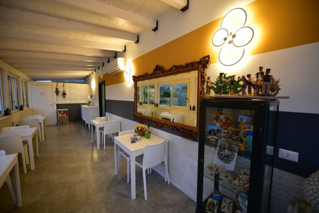 Villa In Vendita A Terrasini In Terrasini, Sicily, Italy For Sale