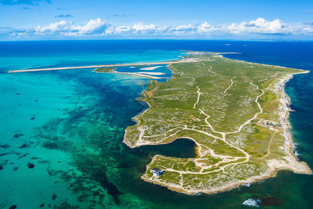 Land in Ambergris Cay, Turks and Caicos Islands 1 - 13448426