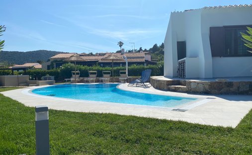 Villa en Baia Sant'Anna, Cerdeña, Italia 1