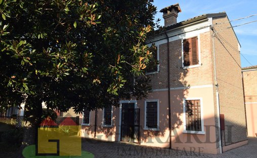 Villa in Bologna Street, Ferrara, Emilia-Romagna 1