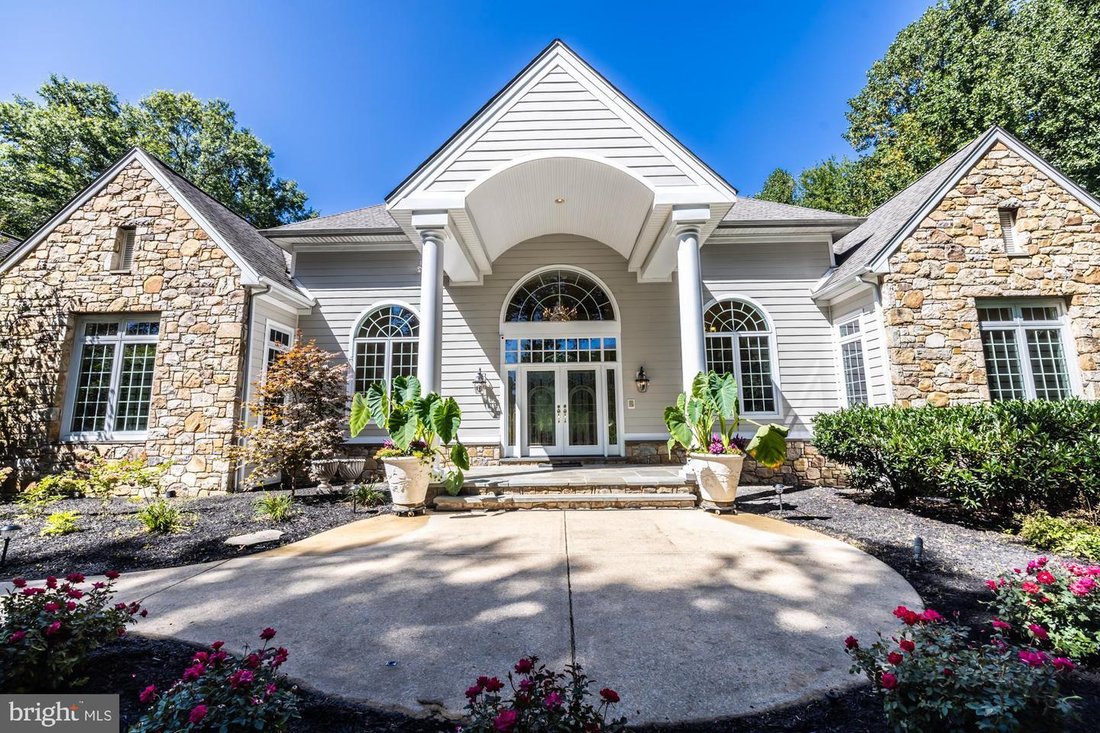 6 Bedrooms Single Family Detached In Downingtown, Pennsylvania, United