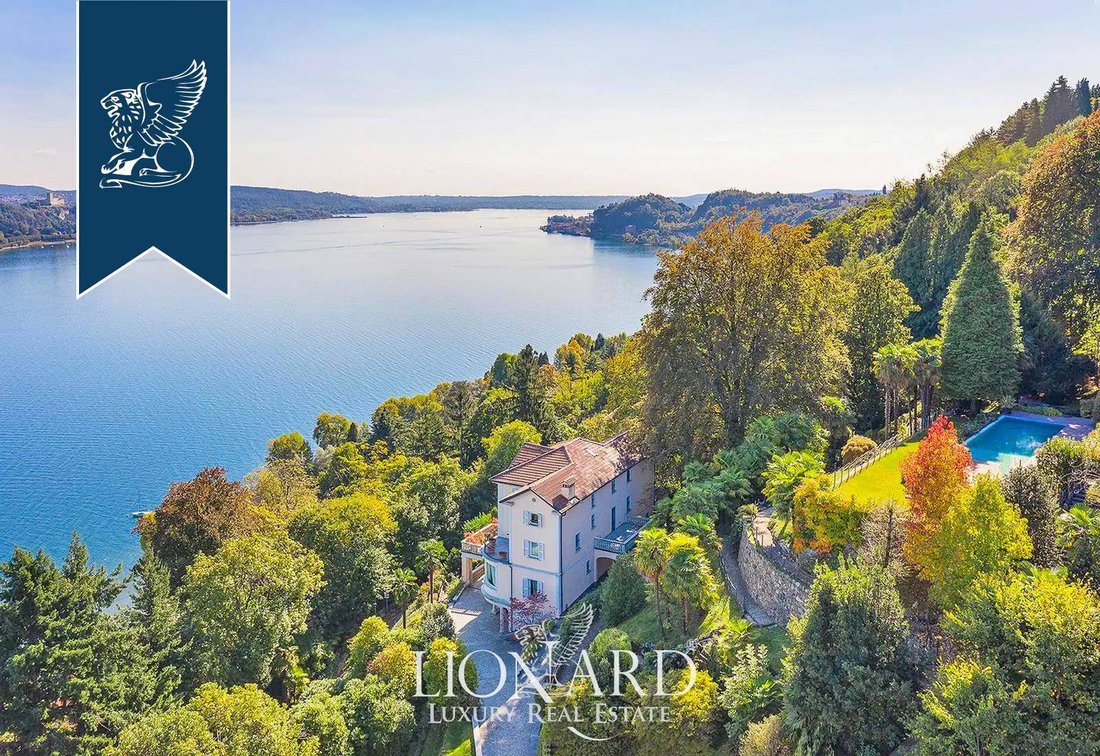 Villa à Arona, Piémont, Italie 1 - 11719419