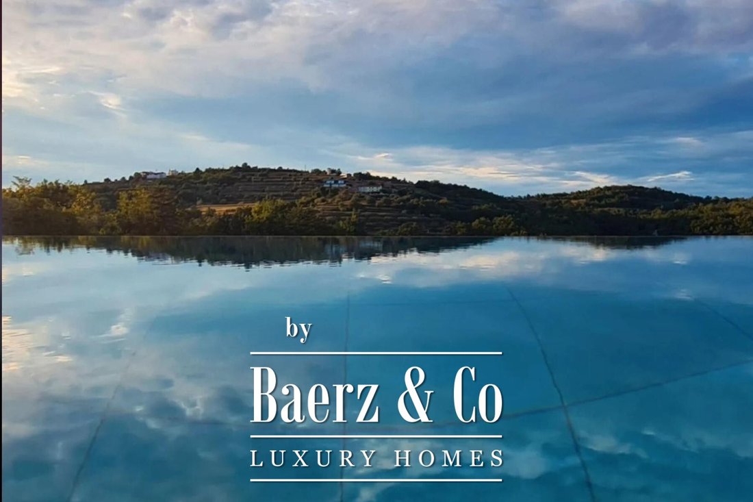 Villa in Momjan, Istria County, Croatia 2 - 13758134