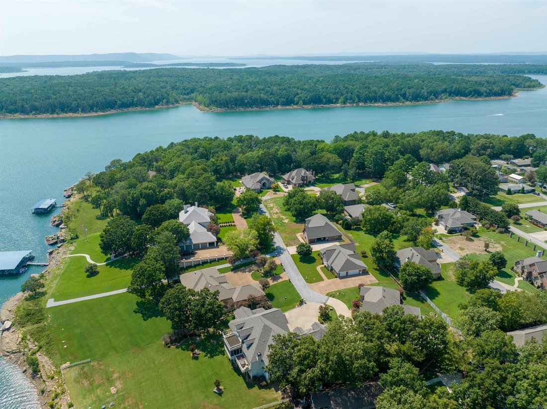 Custom Beauty In A Gated Lakefront In Heber Springs, Arkansas, United