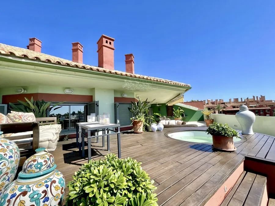 Penthouse in Sotogrande, San Roque, Andalusia 1 - 13758080
