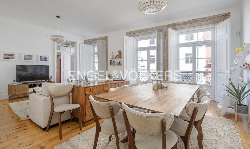 T2+1 Apartment In Chiado In Lisbon, Lisbon, Portugal For Sale (13756755)