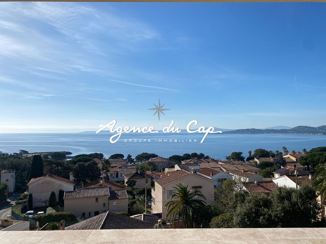 Villa in Les Issambres, Roquebrune-sur-Argens, France 1 - 12257601