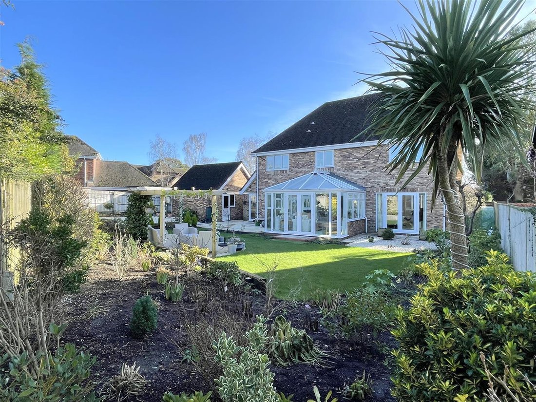 4 Bedroom Detached House For Sale In In Saint Leonards, England, United
