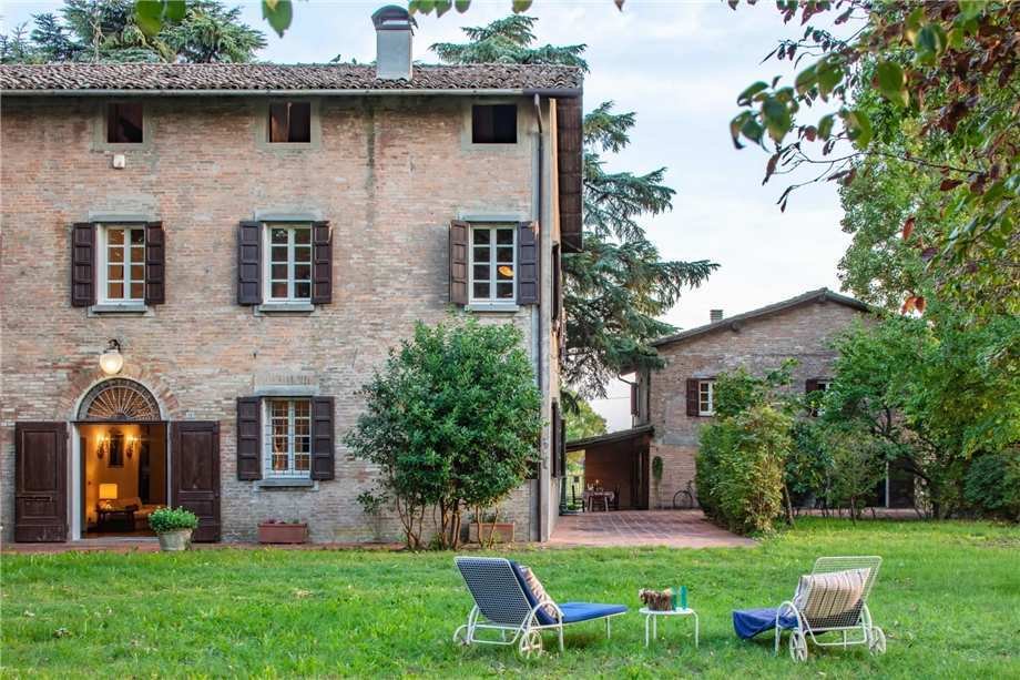 Country House in Northern Fractions, Cento, Emilia-Romagna 1 - 13753745
