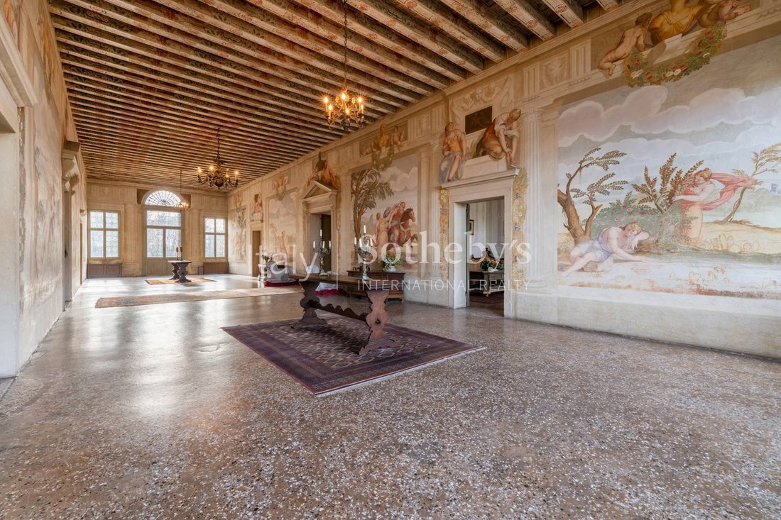 House in Brugine, Veneto, Italy 2 - 11734854