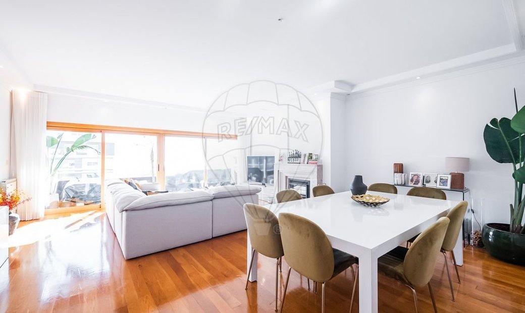 Condo/Apartment T3 For Sale In Algés, Linda A Velha In Algés, Lisbon