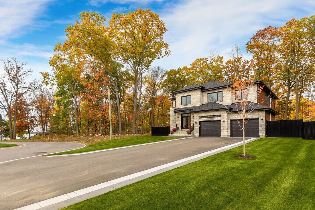 Newly Built Detached Home Dans Notre Dame De L'île Perrot, Québec